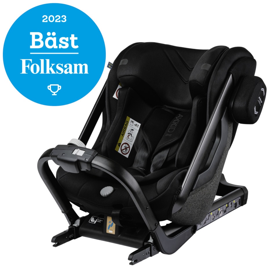 Bilbarnstol Axkid ONE 2 är den enda ISOFIX-bilstolen på marknaden som är godkänd upp till (61-125 cm/23kg). Enkel och säker installation med Isofix. Ger det bästa benutrymmet på marknaden, men har ändå flexibiliteten att bli en av de mest kompakta bakåtvä