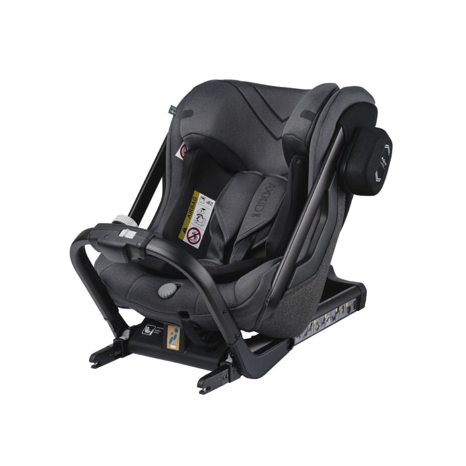 Bilbarnstol Axkid ONE 2 är den enda ISOFIX-bilstolen på marknaden som är godkänd upp till (61-125 cm/23kg). Enkel och säker installation med Isofix. Ger det bästa benutrymmet på marknaden, men har ändå flexibiliteten att bli en av de mest kompakta bakåtvä