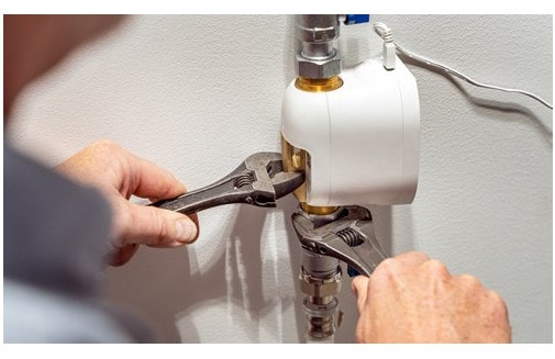 Vattenfelsbrytare inkl. installation