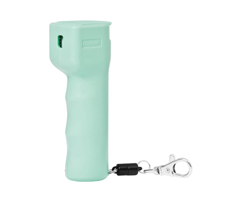 Plegium Smart Försvarsspray är en laglig och kraftigt ögonirriterande mentolbaserad försvarsspray med röd färg samt gratis automatiska positions-SMS och telefonsamtal till dina nödkontakter. Designad och tillverkad i Sverige.  Funktioner Försvarsspray med